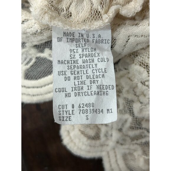 Connected Apparel Womens Ivory Scalloped Lace Cropped Cardigan Shrug SZ Small - Picture 6 of 8